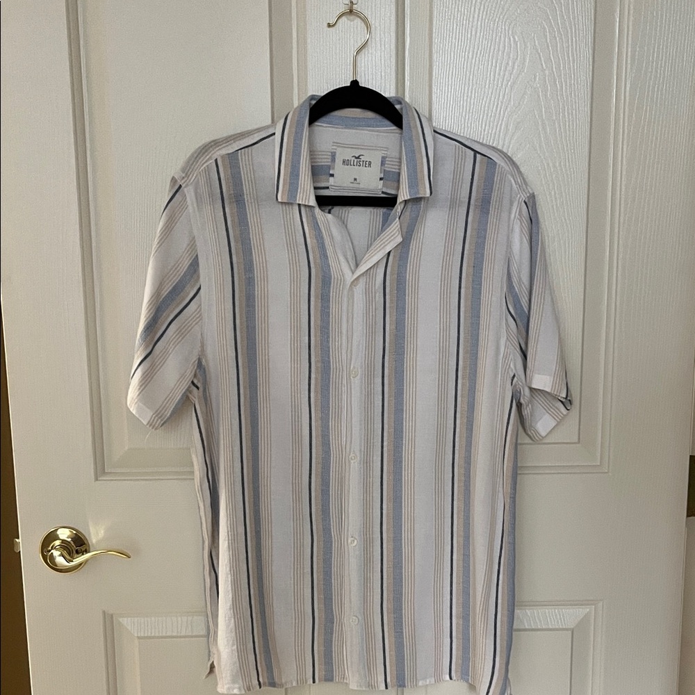 Hollister Men's Short Sleeve Button-Down Shirt - White, Light Blue, Tan Stripe